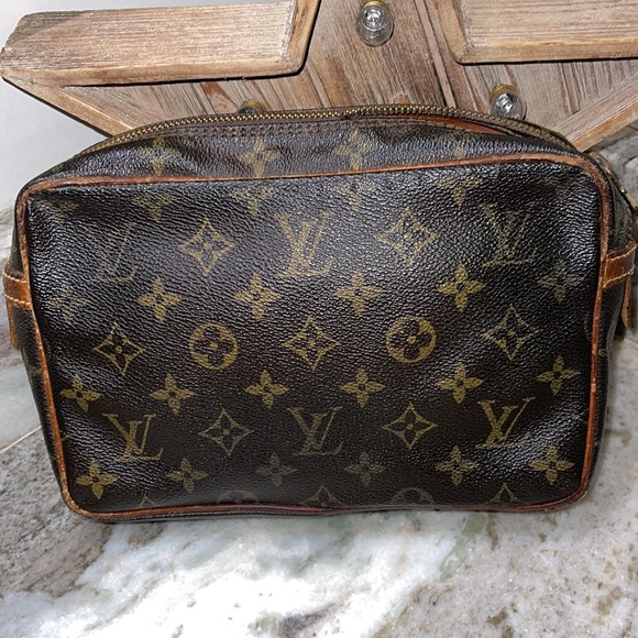 Louis Vuitton Monogram Compiegne 23 Toiletry Bag - Picture 2 of 12